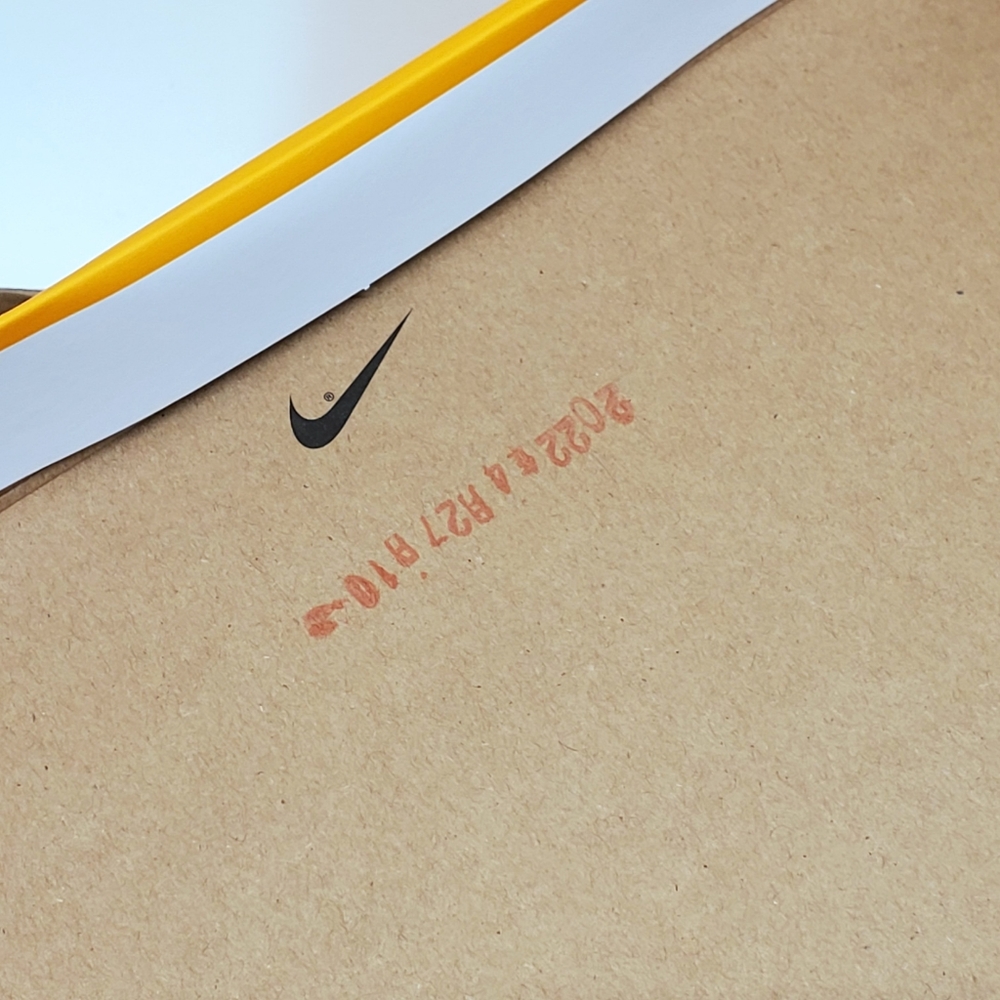 Air Jordan Retro 1 High - Picture 11 of 12
